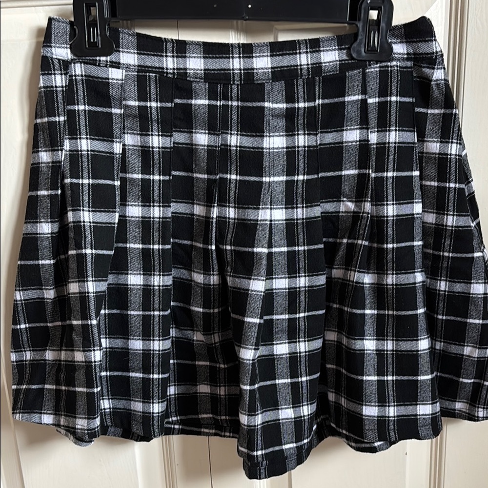 Hollister Plaid Black and White Women's Skirt size M